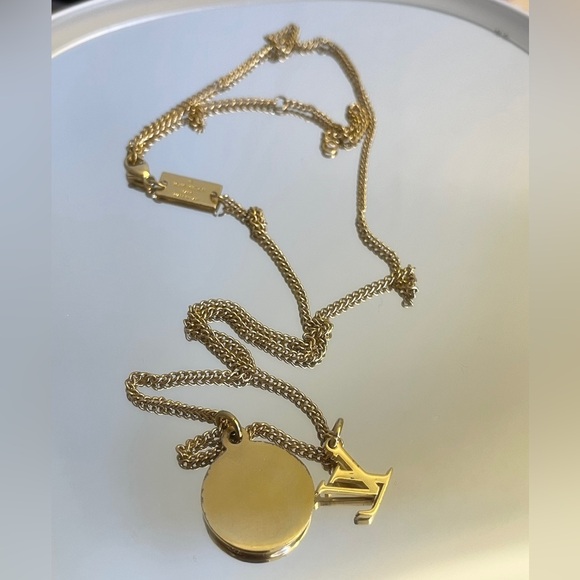 Louis Vuitton Monogram Pendant Necklace - Picture 5 of 9